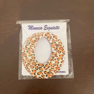 ⭐️ Metal Oval Leopard Print Earrings - Orange and White ⭐️
